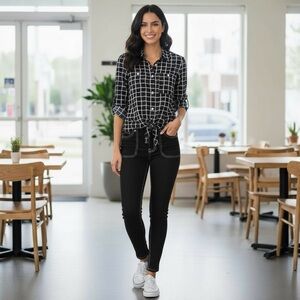 Ellen Tracy Burton Front blk/white tie front blouse size small